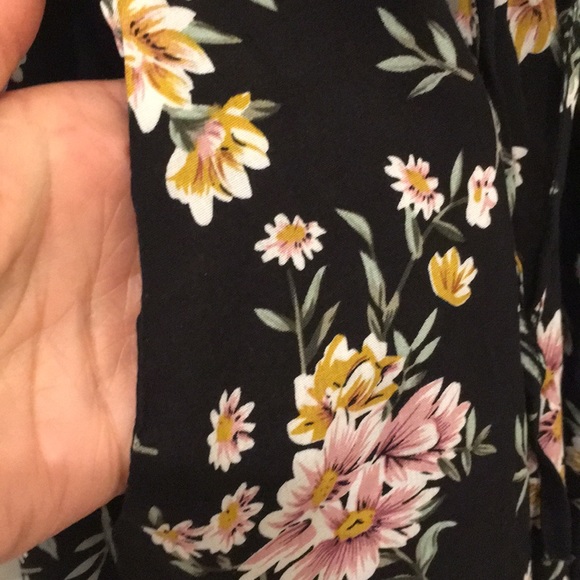 💕HP💕Nalati floral rayon romper size medium - Picture 3 of 12